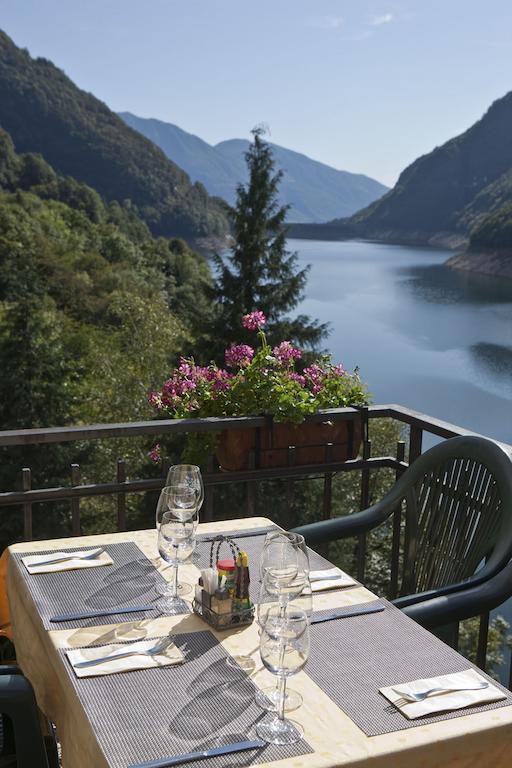 Hotel Al Lago Vogorno Екстериор снимка