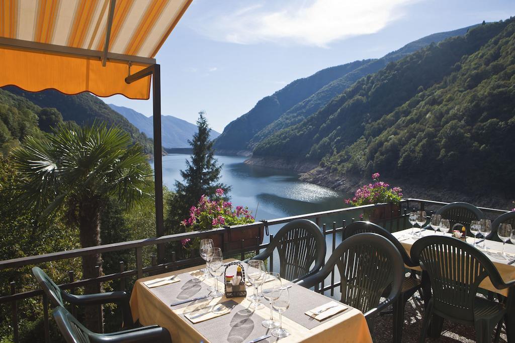 Hotel Al Lago Vogorno Екстериор снимка
