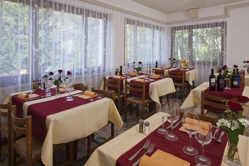 Hotel Al Lago Vogorno Екстериор снимка