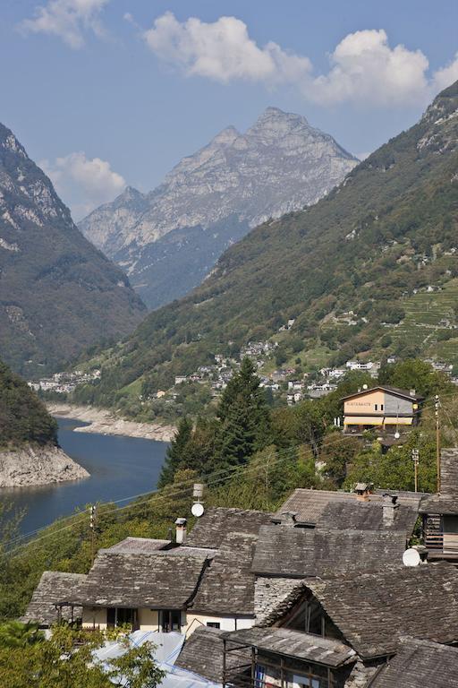 Hotel Al Lago Vogorno Екстериор снимка